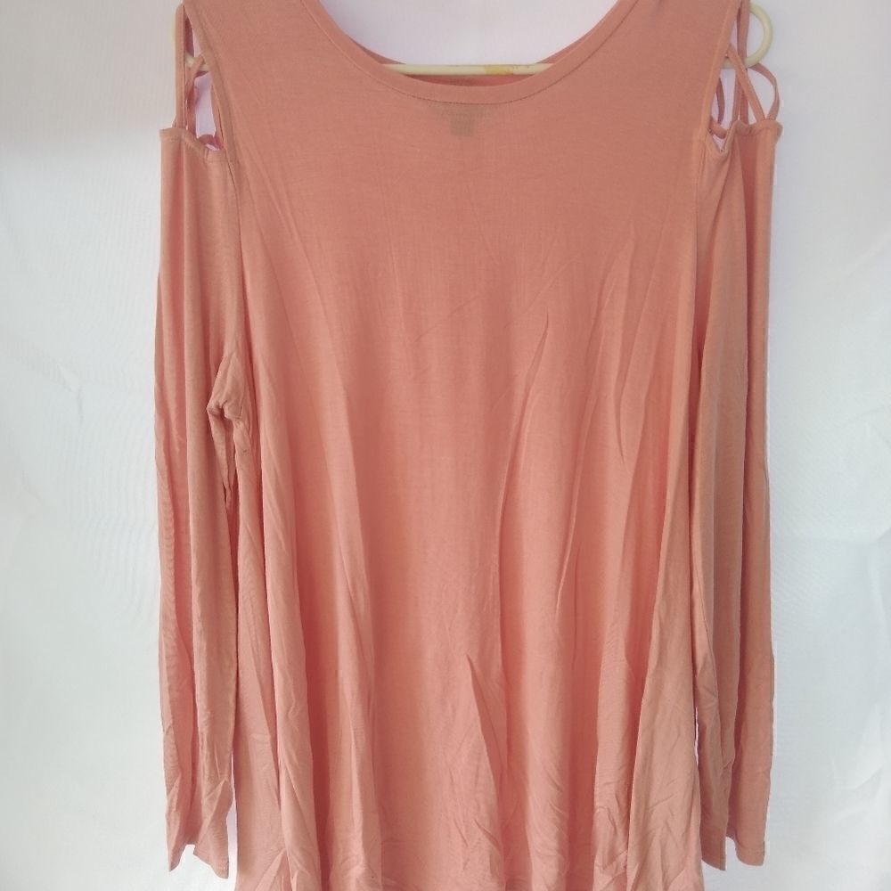 Gnw peek-a-boo long sleeve top NWT